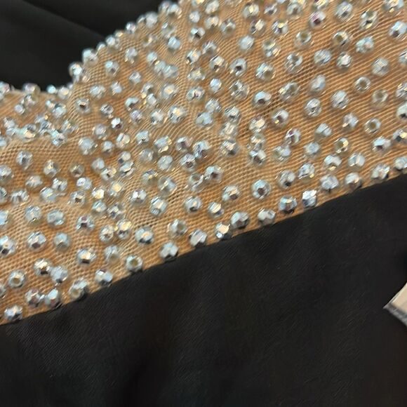 XSCAPE 4053XP Rhinestone Block Illusion Gown Black/Nude Size 6P $309 - Picture 7 of 8